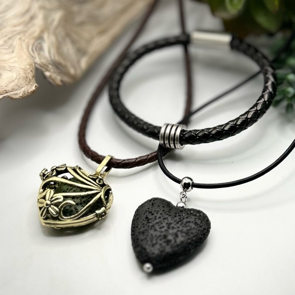 Elegant Heart Pendant Necklace Set